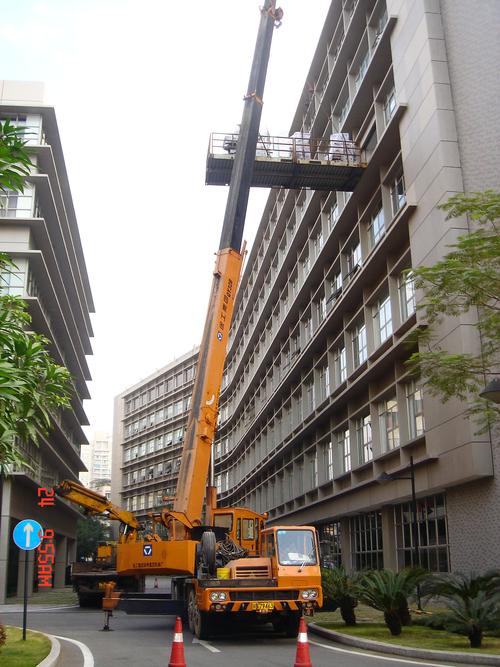 南山吊車南山區(qū)吊車深圳南山吊機吊車出租賃工廠搬遷機械設(shè)備吊裝