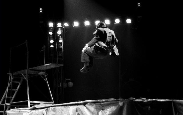 梅西:宣布與馬戲團合作,2019年舉辦演出,球迷:表演帶球過獅子